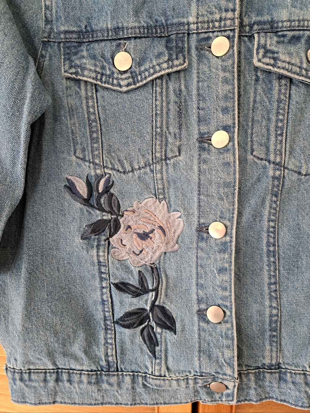 TINSEL TOWN Embroidered Denim Jacket Size M - Picture 2 of 9